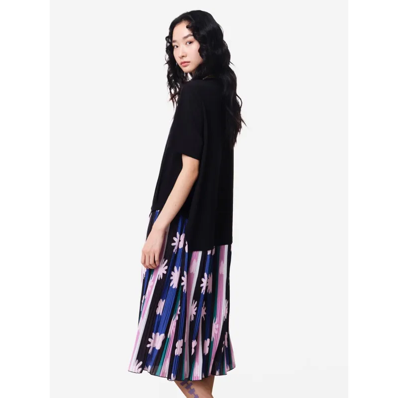 

MOVEUP Short Sleeved Round Neck A-Line Dress 2026 Summer New Color Print Irregular Splicing Pleated Knitted Dress 3ELX11306