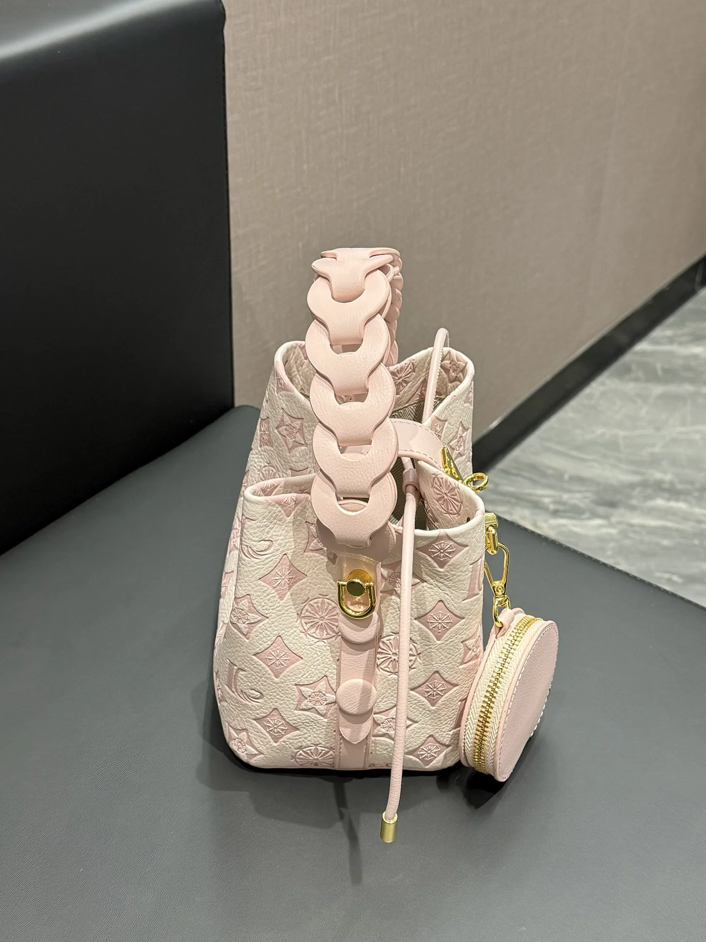 ciyah-women's-fashion-high-end-iceberry-pink-embossed-bucket-bag-large-capacity-handheld-crossbody-bag-stylish-lady-style