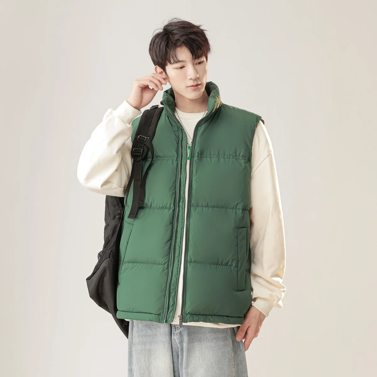 

Мужской пуховый жилет, утепленная теплая верхняя одежда, спортивная куртка, зима 2024, двусторонняя, однотонная, с воротником-стойкой, белый, на пуху.