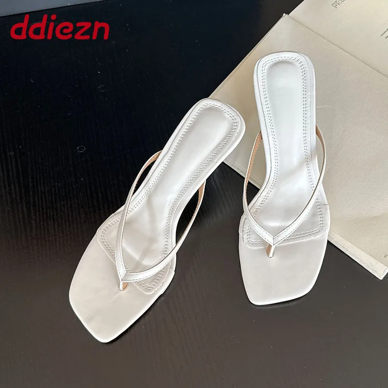 جديد 2026 الربيع الصيف الشاطئ الإناث رقيقة الكعوب الشرائح الصنادل أحذية السيدات موضة النساء مضخات الوجه يتخبط الكعوب أحذية مفتوحة