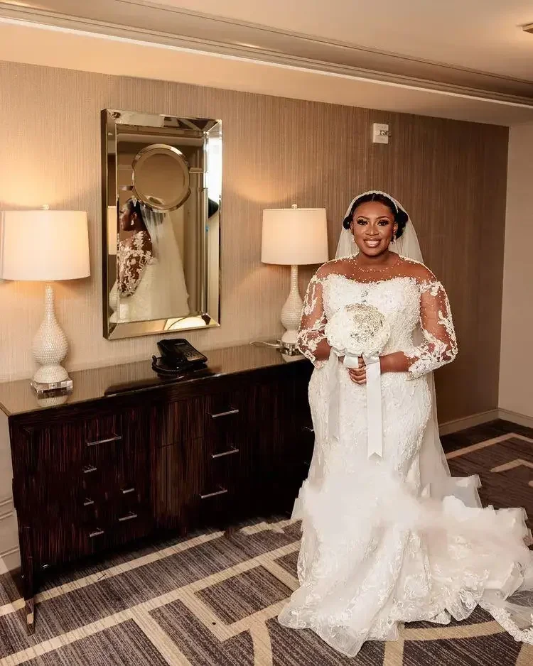 맞춤 디자인된 화려한 비즈 장식 머메이드 웨딩드레스 스윕 트레인 플러스 사이즈 긴팔 신부 드레스