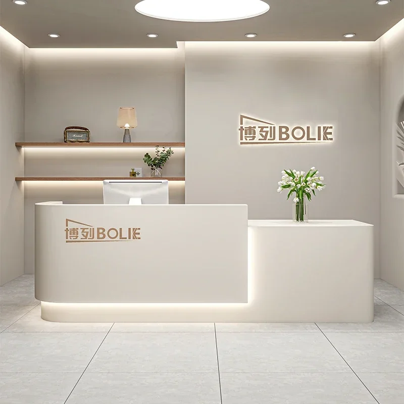 

Современная минималистичная стойка ресепшн для офиса, салона красоты, бара, клуба, информационной службы или компании