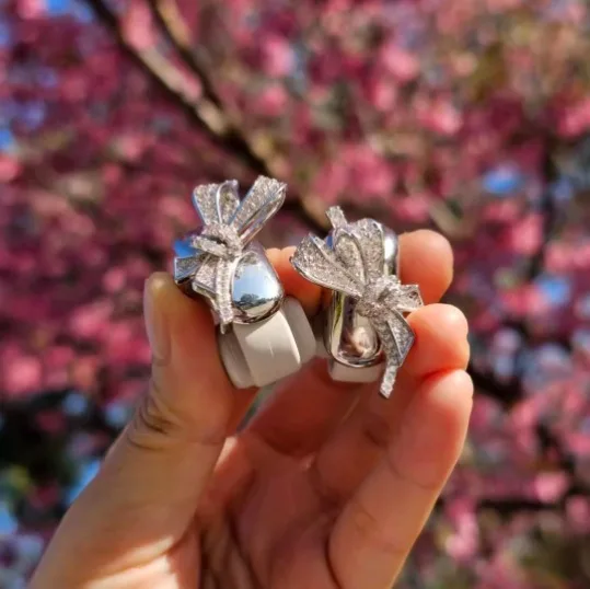 2025 nuevo conjunto de dijes para auriculares de circonita ostentosa personalizable, auriculares tipo G, accesorios con Clip para la oreja, Clip de joyería elegante para regalos de niñas
