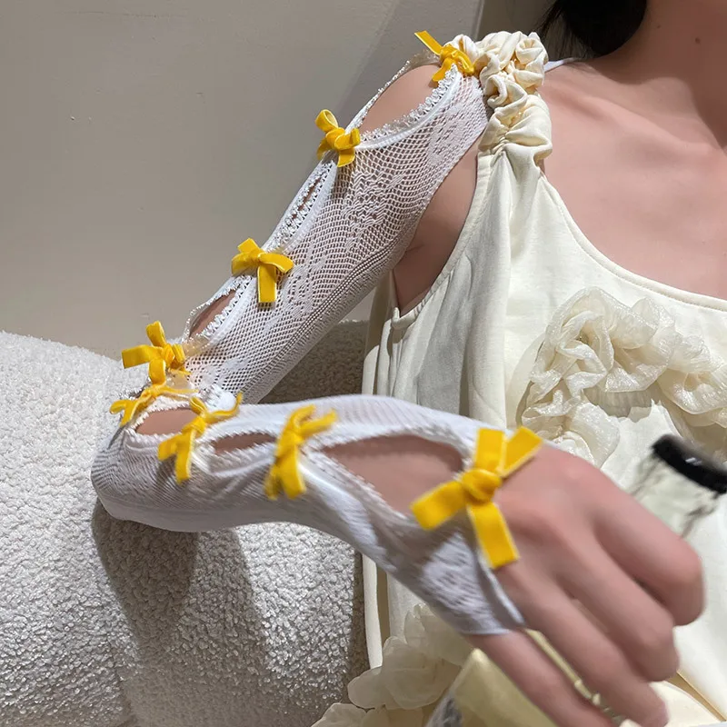 Set di maniche a scialle in un pezzo con fiocco in pizzo Guanti da sposa da ballo in rete da donna Accessori per le mani Guanti sexy in rete floreale scavati