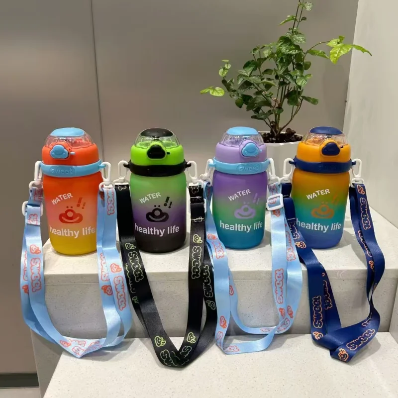 

600 мл милая изолированная бутылка для девочек, милая изолированная бутылка для детей, портативная большая емкость для занятий спортом на открытом воздухе, детская соломенная чашка