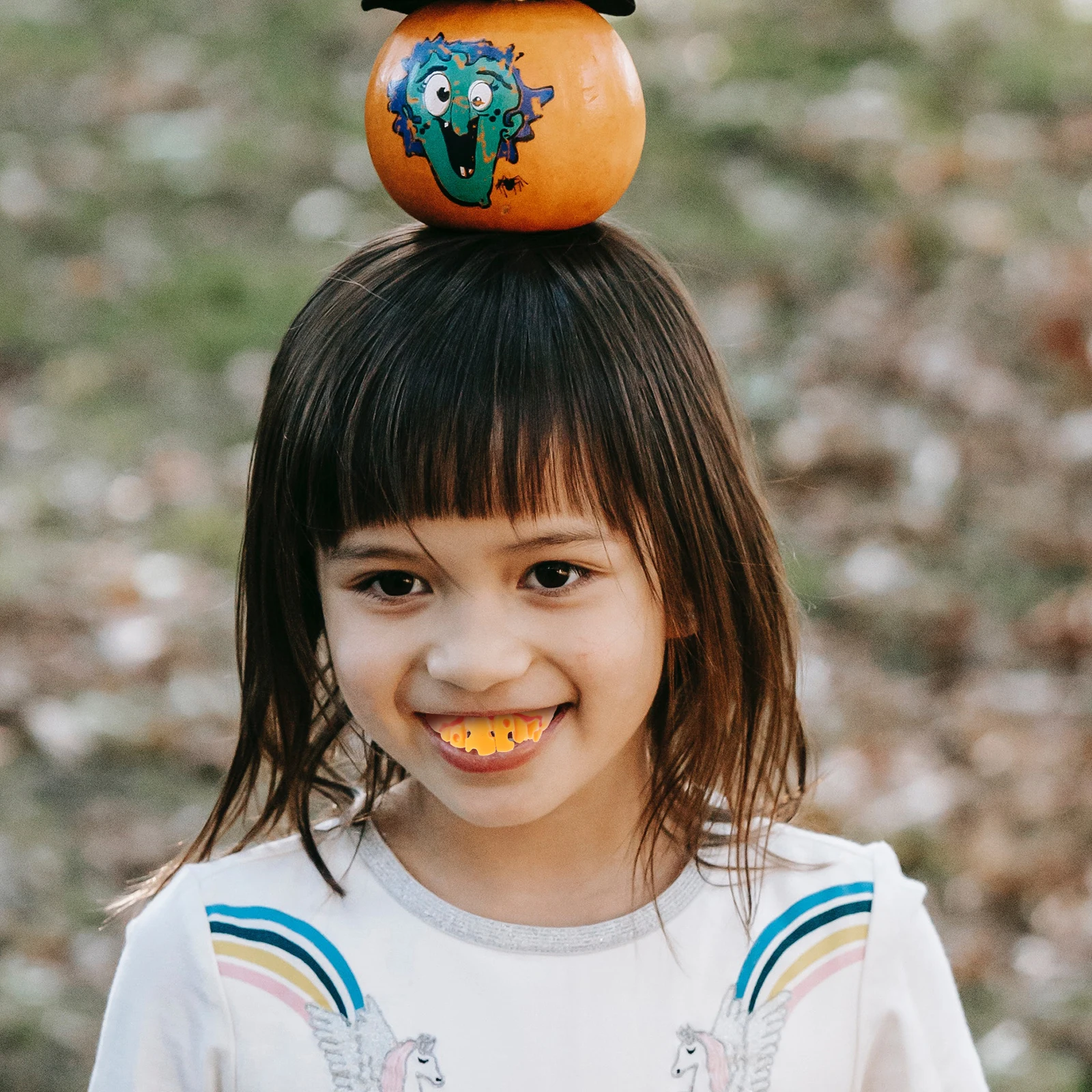 5 pçs engraçado maluco dentes artificiais adereços de dentes falsos para halloween páscoa masquerade durável plástico formas aleatórias incluídas