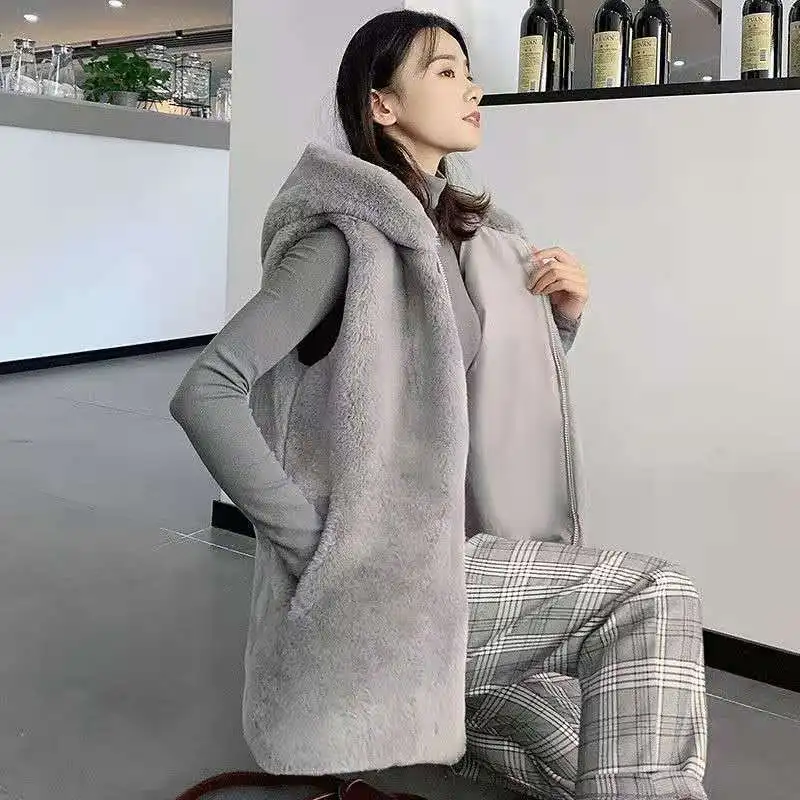 

Women's mid-length zip-up hooded vest,2025 autumn and winter faux fur vest sleeveless jacket women Casual and versatile XT1797