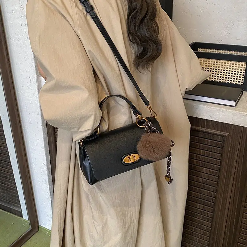 

Retro Plain Color Lock Shoulder Bag Women Leather Texture Large Capacity Crossbody Bag Ladies Casual Versatile Messenger Bag New