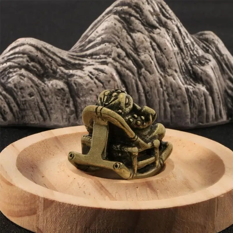 Metallskulptur mit Schaukelsockel für Regalschreibtisch und Wohnakzent 3XUF – Detail 7