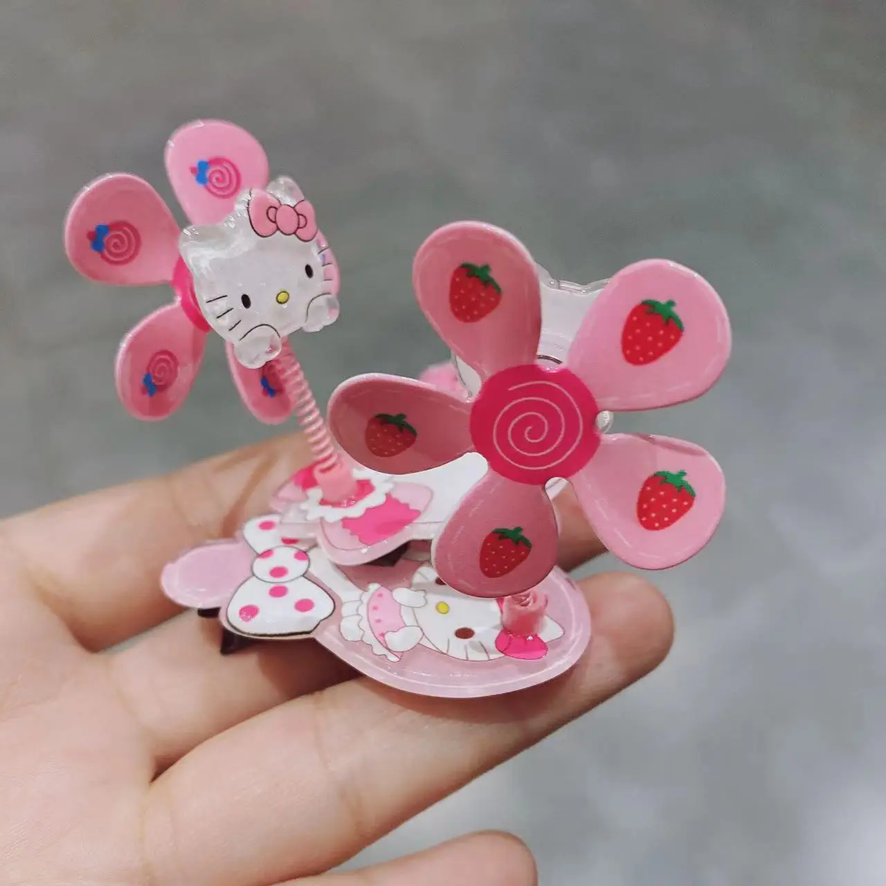 TAKARA TOMY Girly Pink Cute Hello Kitty Windmill Bangs Clip Children's Acrylic Rotating Fun Playful Sweet Swing Hairpin