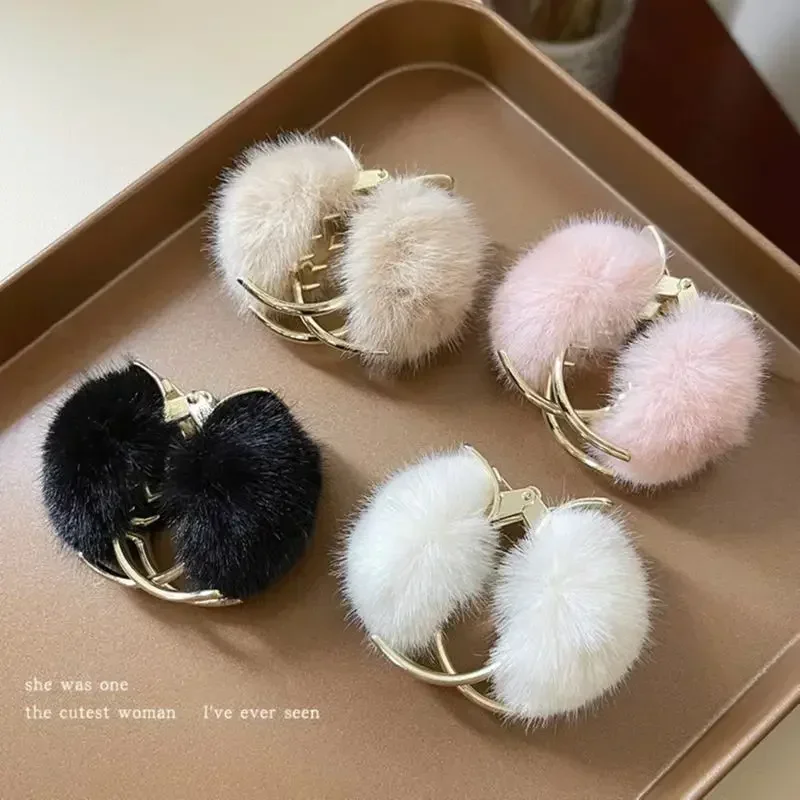 Sweet Cute Plush High Ponytail Grab Clip Winter Plush Hair Claw Clip Broken Hair Fixed Clip Elegant Women Headwear Accessories