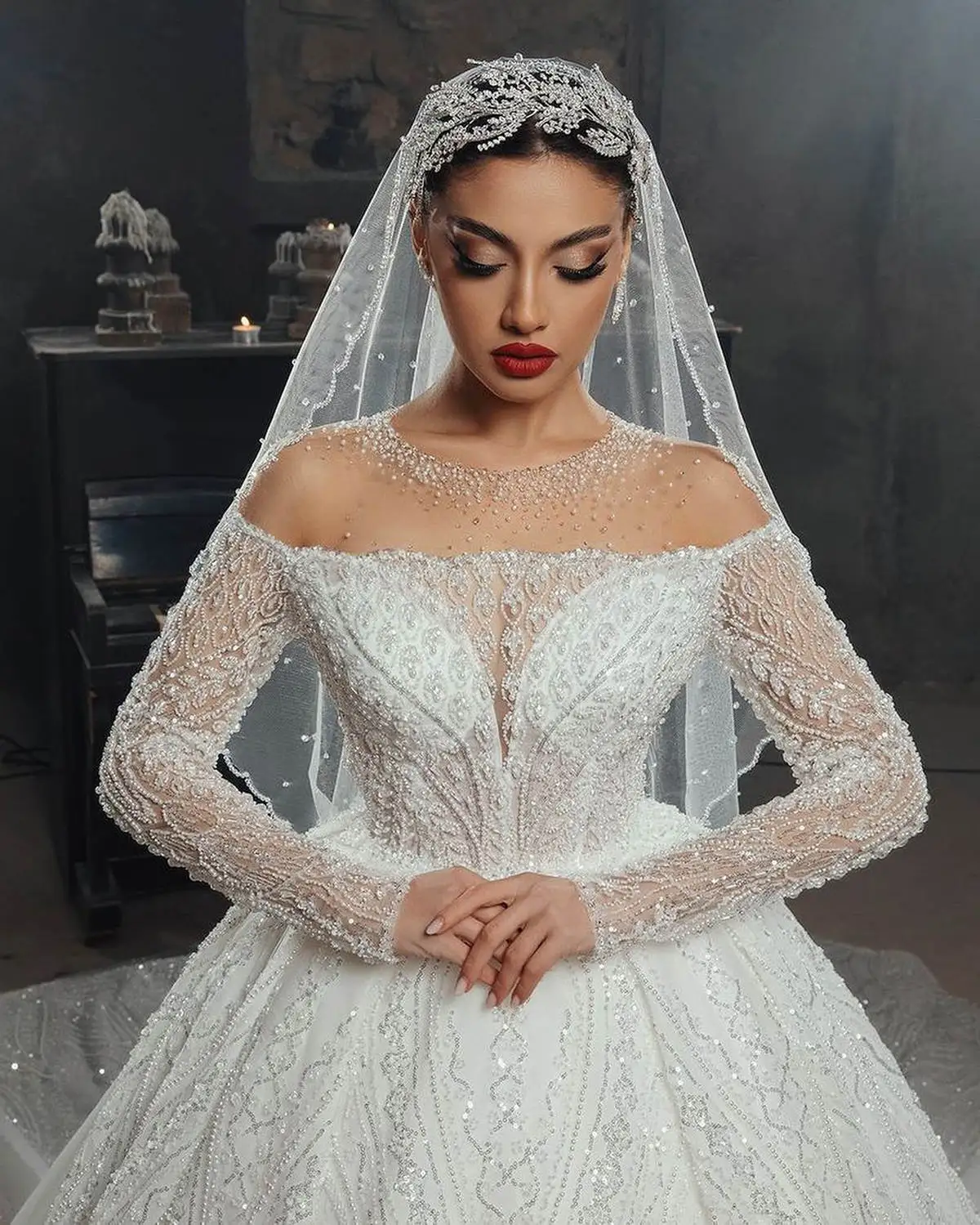 Gorgeous A Line Wedding Dresses With Veil Shiny Paillette Pearl Lace Bridal Gown Sweep Train Vestidos De Novia Customized