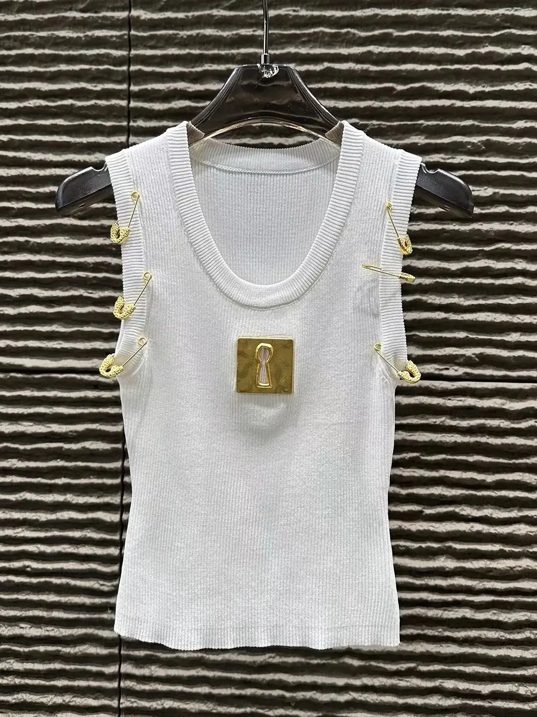 #69 Latest Sweater Vests Offers