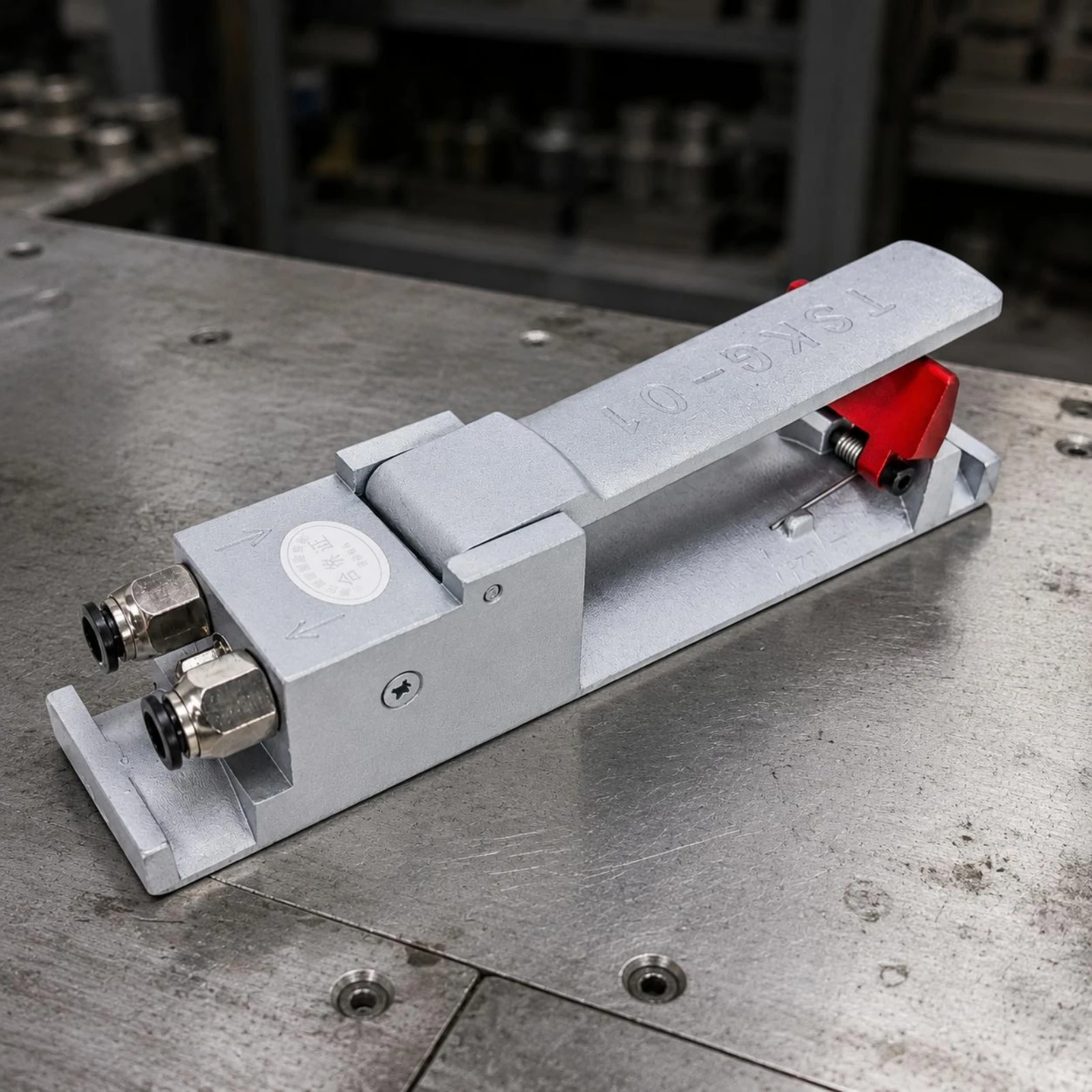 Sandblasting Control Handle Silver Finish Pneumatic Blast Trigger Handle Sandblaster Control Lever Quick-Connect Ports