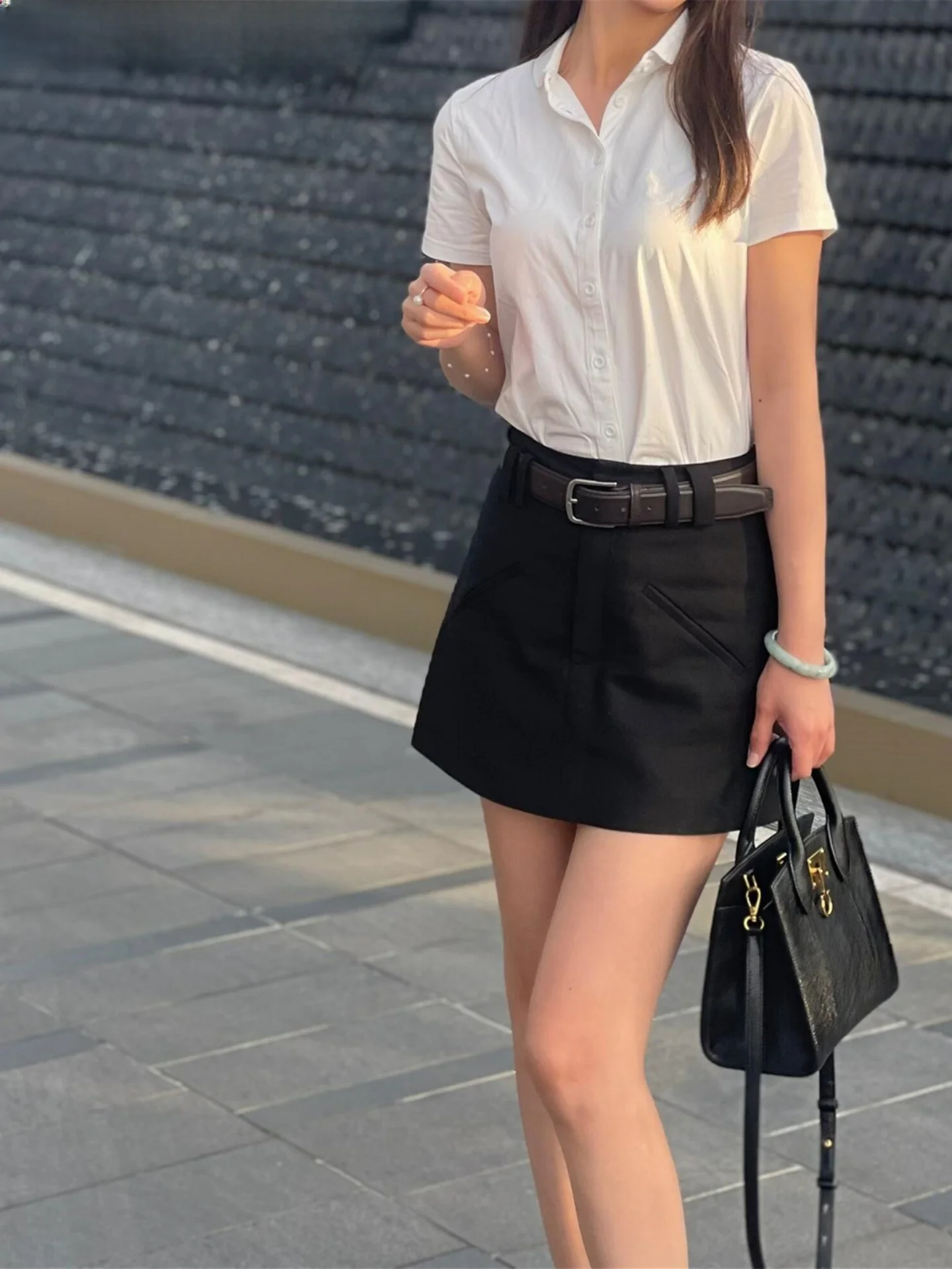 

Черная женская юбка с высокой талией, утягивающая, с поясом, А-силуэт, в стиле ретро, из искусственной кожи, непрозрачная, для прогулок, короткая