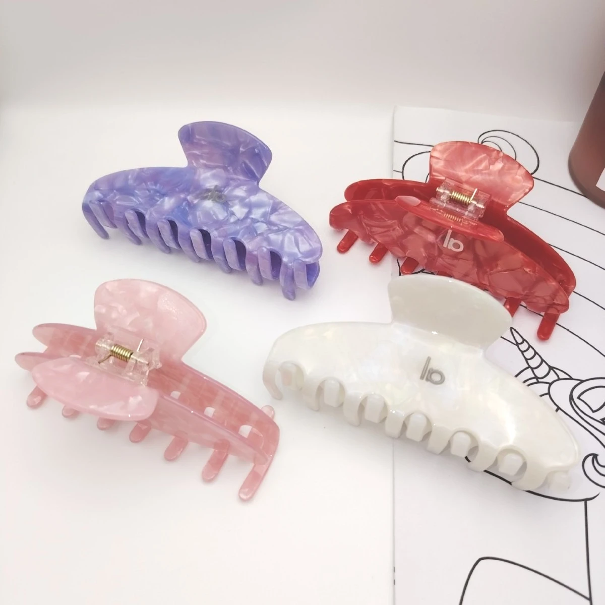 

AL Women's Hair Clip, Korean-style Double Ear Hollow-out Design with Vinegar Acid Grab Clip for Top Hair Buns and Ponytails