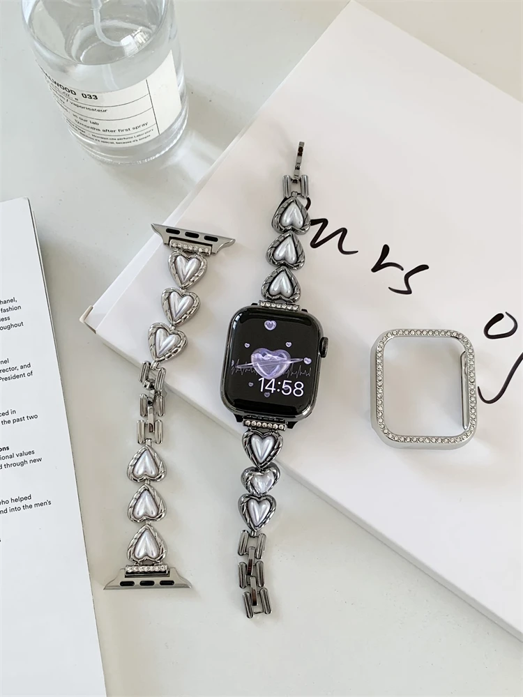 Luxury Love Heart Pearl Diamond Metal Band per Apple Watch 8 Ultra 7 6 4 5 SE Strap per iWatch 41mm 45mm 49 40 38 42 44 bracciale