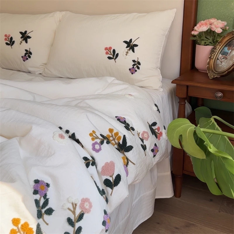 3Pcs Premium Soft Duvet Cover Set Embroidered Floral, Off-White, Skin-Friendly,(1Duvet Cover 2Pillowcases) Single Double Queen