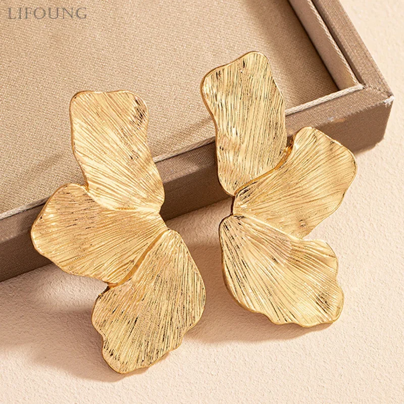 Vintage Metal Flower Post Earrings For Women New Large Textured Petal Party Accessories Wholesales Fashion Jewelry Gifts 2023565