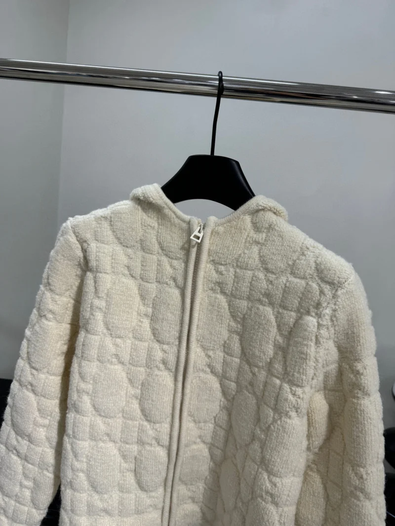 2024 Autumn New Women's Jacket Fashion Ivory White High end Customized Women's Zipper Hooded Diamond Grid Sweater Cardigan