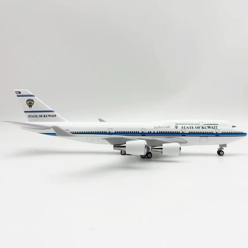 

1:240 Scale B747 Model Kuwait Airlines Airways 30CM Resin Diecast Aircraft Model Landing Gears Model Plane Home Decoration