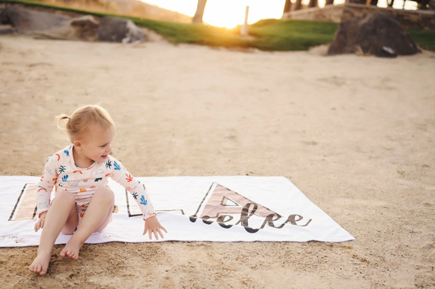 LVYZIHO-toalla de playa personalizada para niños, toalla de playa con nombre, 28x60 pulgadas (70x150 CM)