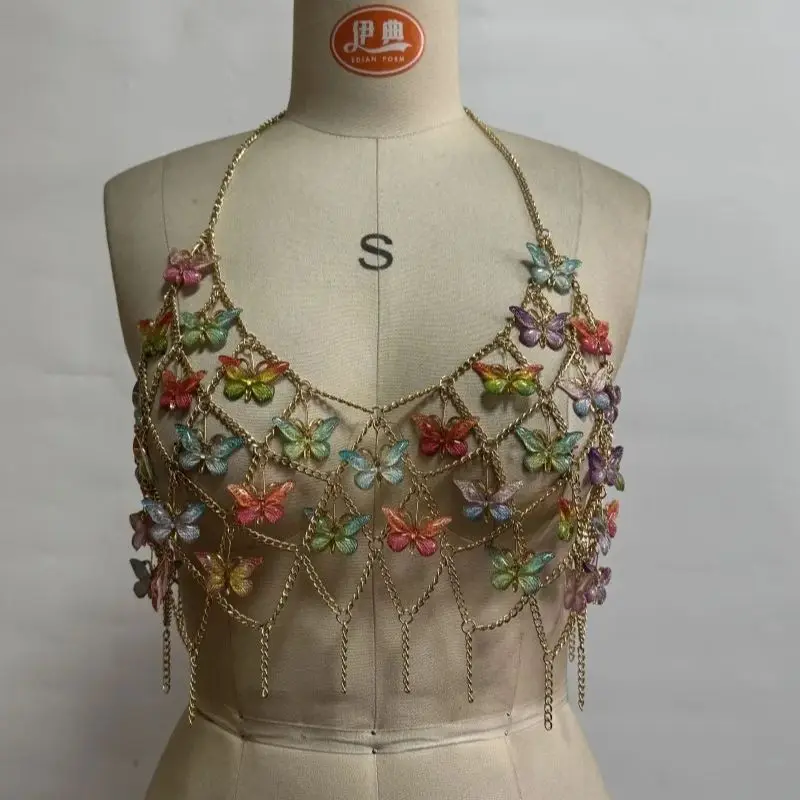 Gilet a catena in metallo con ciondolo a farfalla multicolore per donna Ragazza calda sexy Maglia che dimagrisce Catena sul petto Nicchia Versatile vestito da ragazza calda