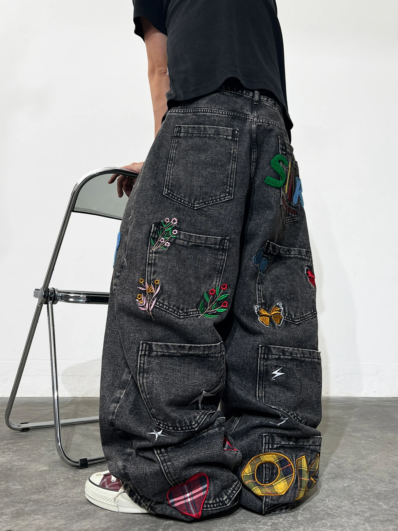 Men's Vintage Multi-Pocket Patch Embroidery Design Distressed Snow Gray Baggy Jeans Y2K Skateboard Hip-Hop Casual Streetwear