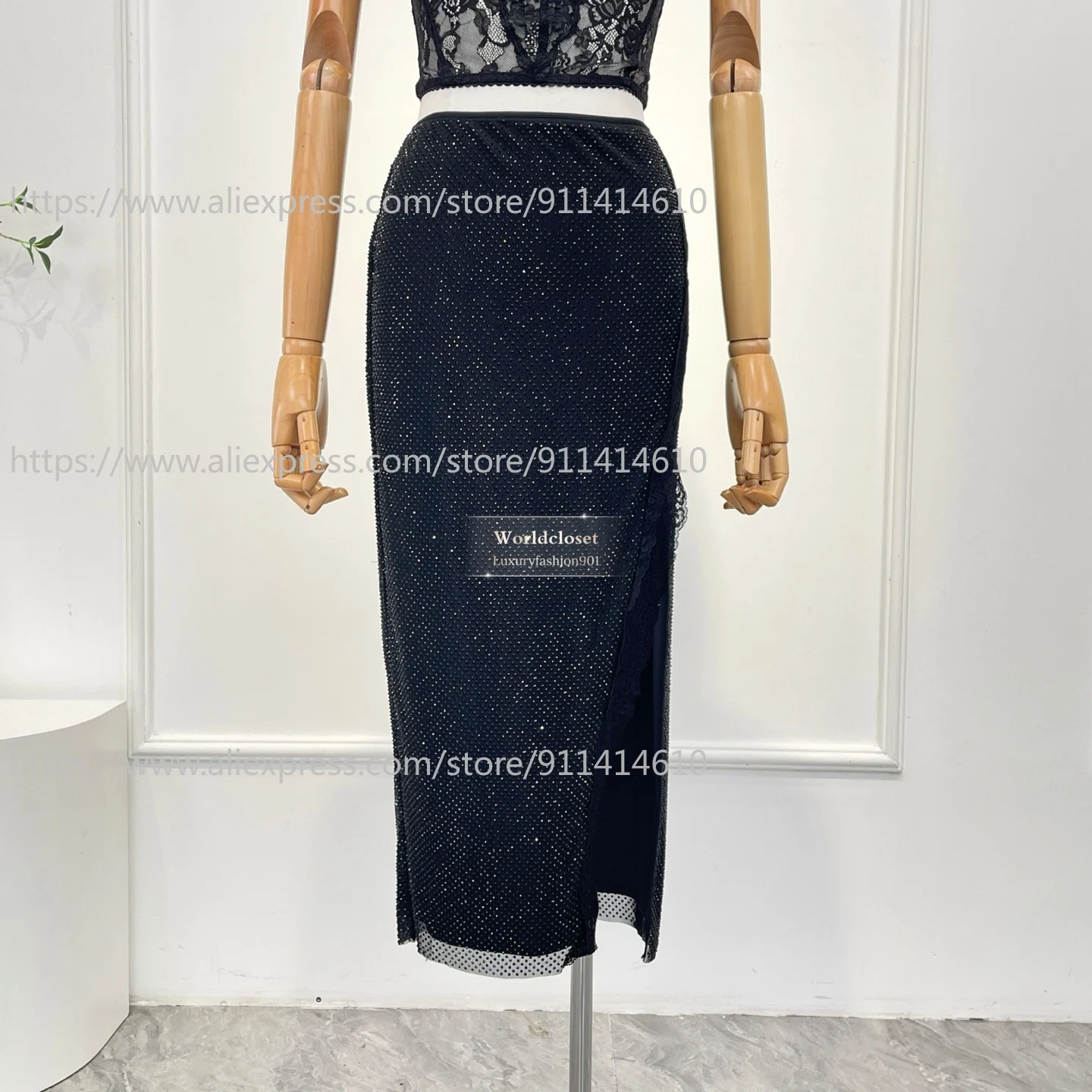 

2026 Новая женская черная кружевная лоскутная блузка без рукавов, топы и комплект с прессованной юбкой-миди с бриллиантами