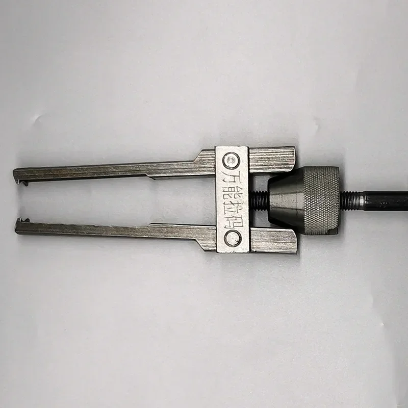 

1pcs Diesel Gasoline Electric Injection Nozzle Pull Down Maintenance Tool Pull Code Fuel Injector Pull