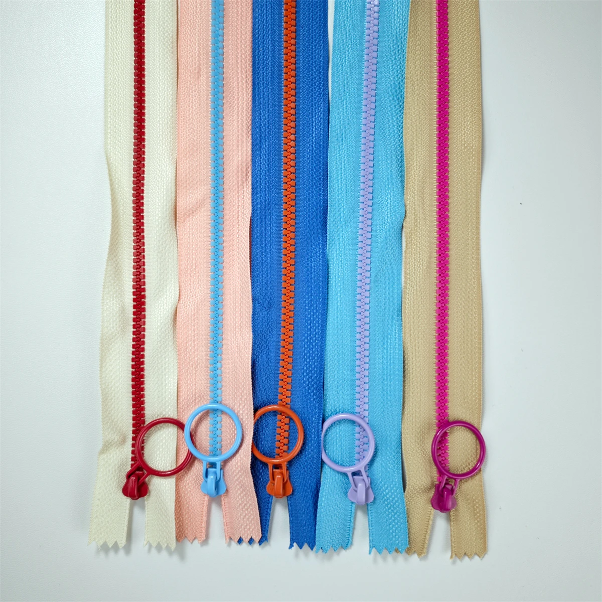 (10PCS)3# Color zipper 15CM hand-made pocket Pen Bag Bag No. 3 resin zipper closed tail self-locking color contrast