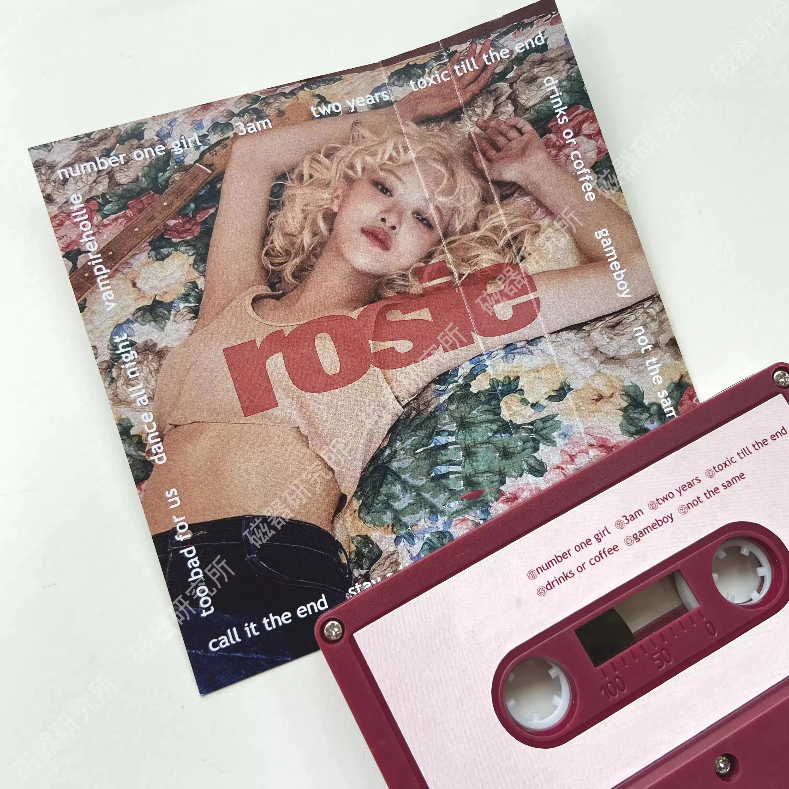 K-pop Girl Idol Groups APT Music Tape Rosie Album Vampirehollie Cassette Cosplay Walkman Recorder Car Soundtracks Box Collection - view 2