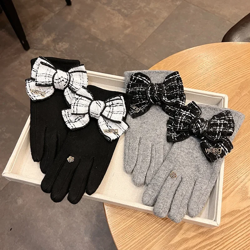 Women Gloves Black Grey Autumn Winter Luxury Tweed Cashmere Thickened Plush Big Bowknot Plaid Elegant Gloves Gift Female