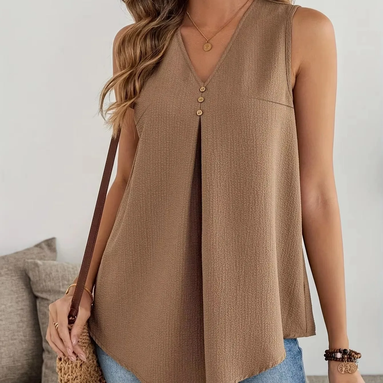 

Women'S Elegant Sleeveless V-Neck Top with Pseudo-Button Closure - Light Green, Stretchy Fabric, Perfect for Spring/Summer, Casu