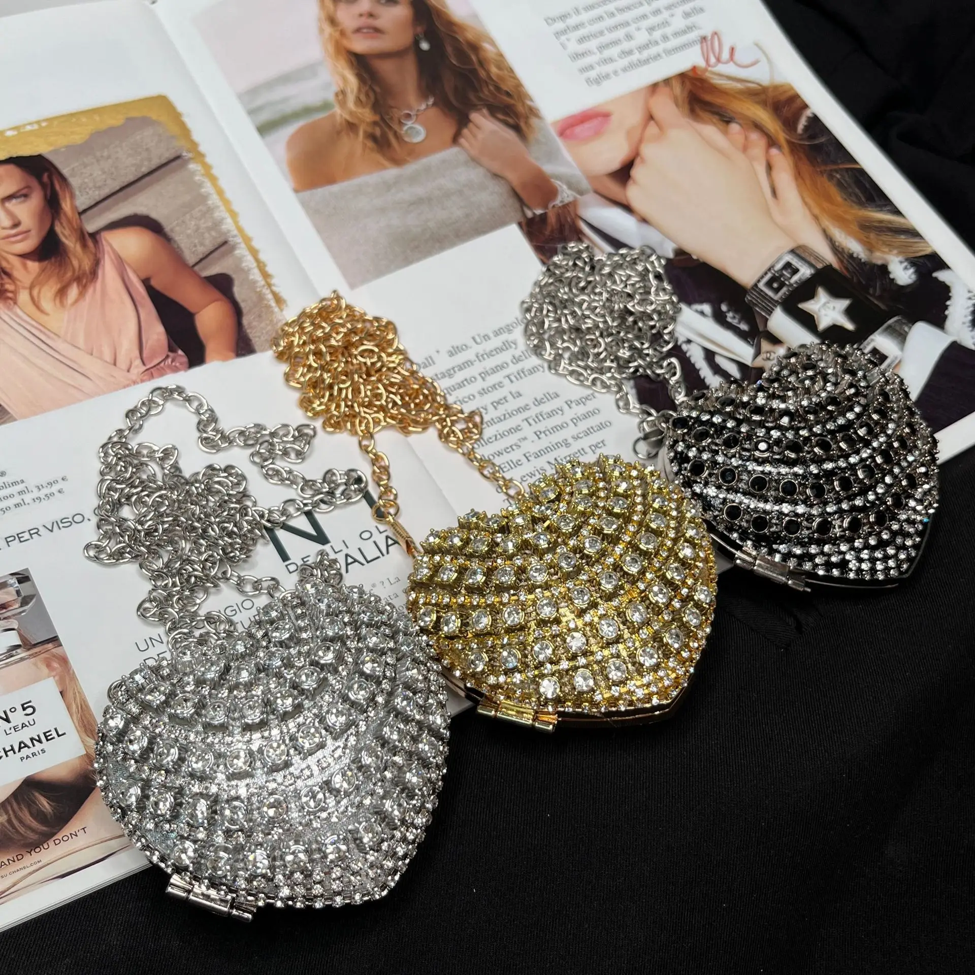 Luxury Small Bling Heart Shape Diamond Evening Clutch Rhinestones Purse Ladies Fashion Bag Designer Chain Shoulder Bag