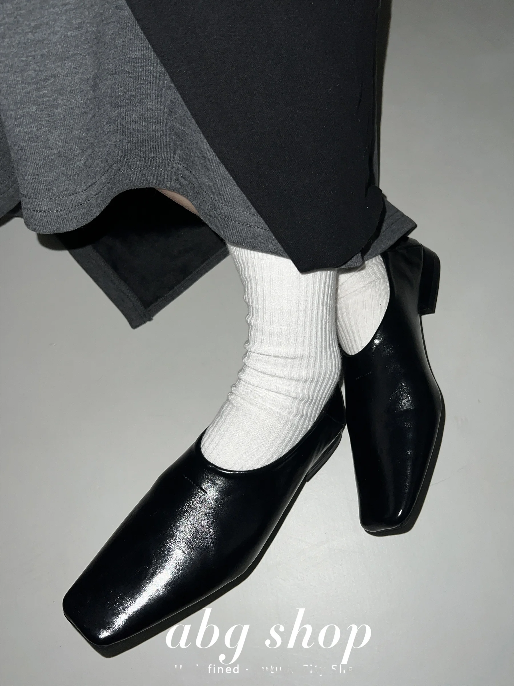 أحذية لوفر كورية الطراز بلون رمادي دخاني ذات قاعدة مسطحة للربيع المبكر، أحذية جلدية صغيرة بمقدمة مربعة للتنقل اليومي، أحذية م...