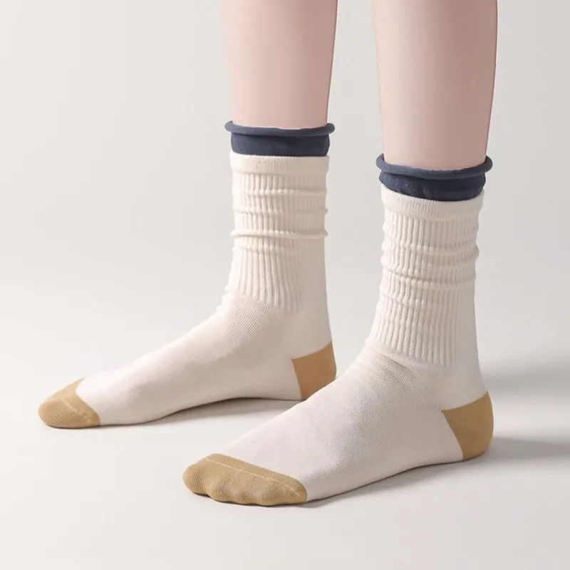 ถุงเท้าผ้าฝ้าย 3 คู่ สำหรับฤดูใบไม้ร่วงและฤดูหนาว ถุงเท้าแฟชั่นสำหรับเด็กผู้หญิงและผู้หญิง ถุงเท้ากันลื่น ชุดถุงเท้าลำลอง ถุงเท้าผู้หญิงอุ่นสบาย คุณภาพสูง