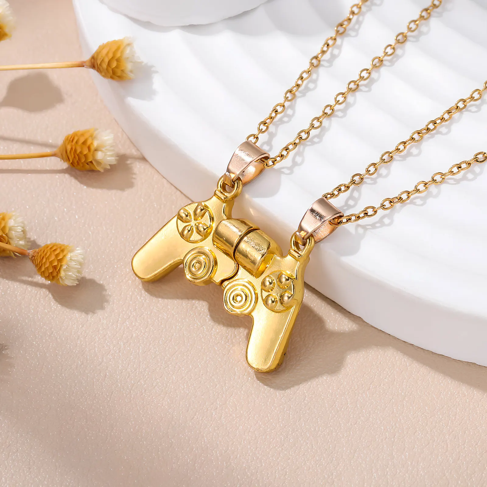 Matching Couple Necklaces for Boyfriend Girlfriend – Elegant Alloy Game Controller Pendant with Adjustable Chain