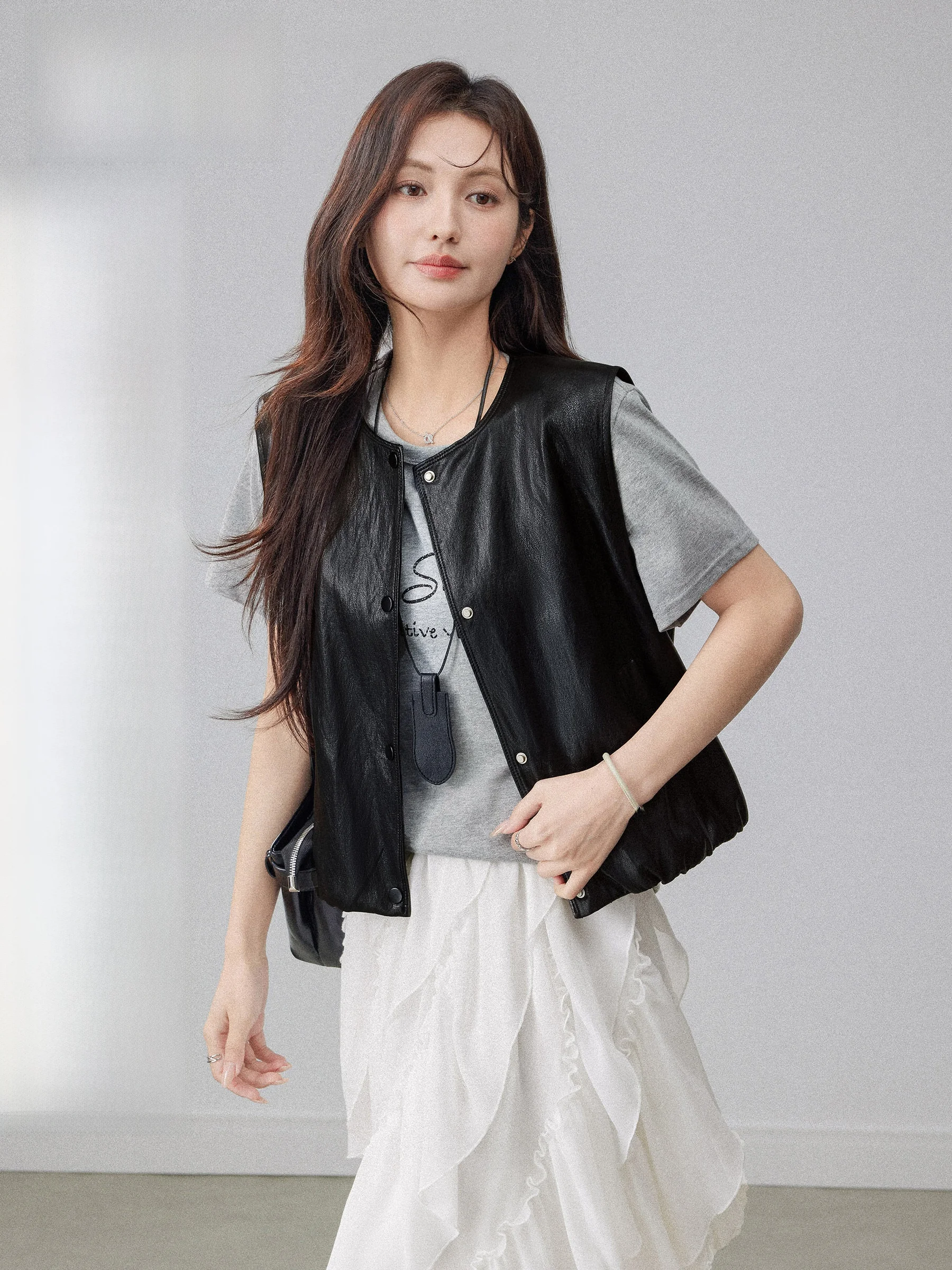 

Stylish Short Sleeve Leather Vest And T-Shirt Women's Two-Piece Set Spring Summer Fashion Outerwear Layering Trendy Outfit