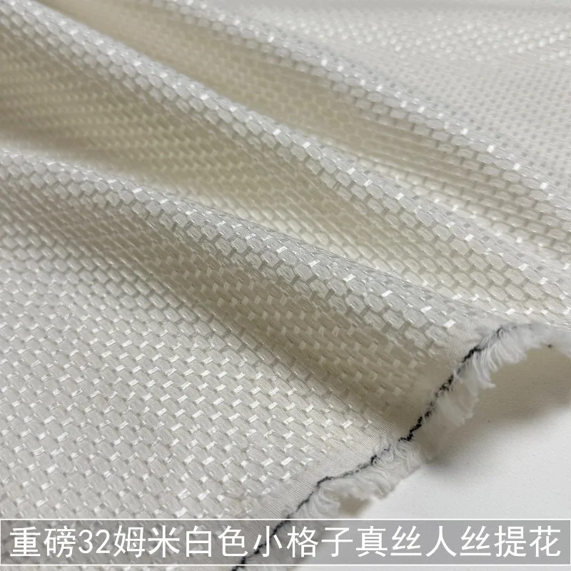 tessuto-jacquard-in-seta-e-rayon-a-quadri-bianchi-da-32mm-per-giacche-tessuto-satinato-in-seta-per-primavera