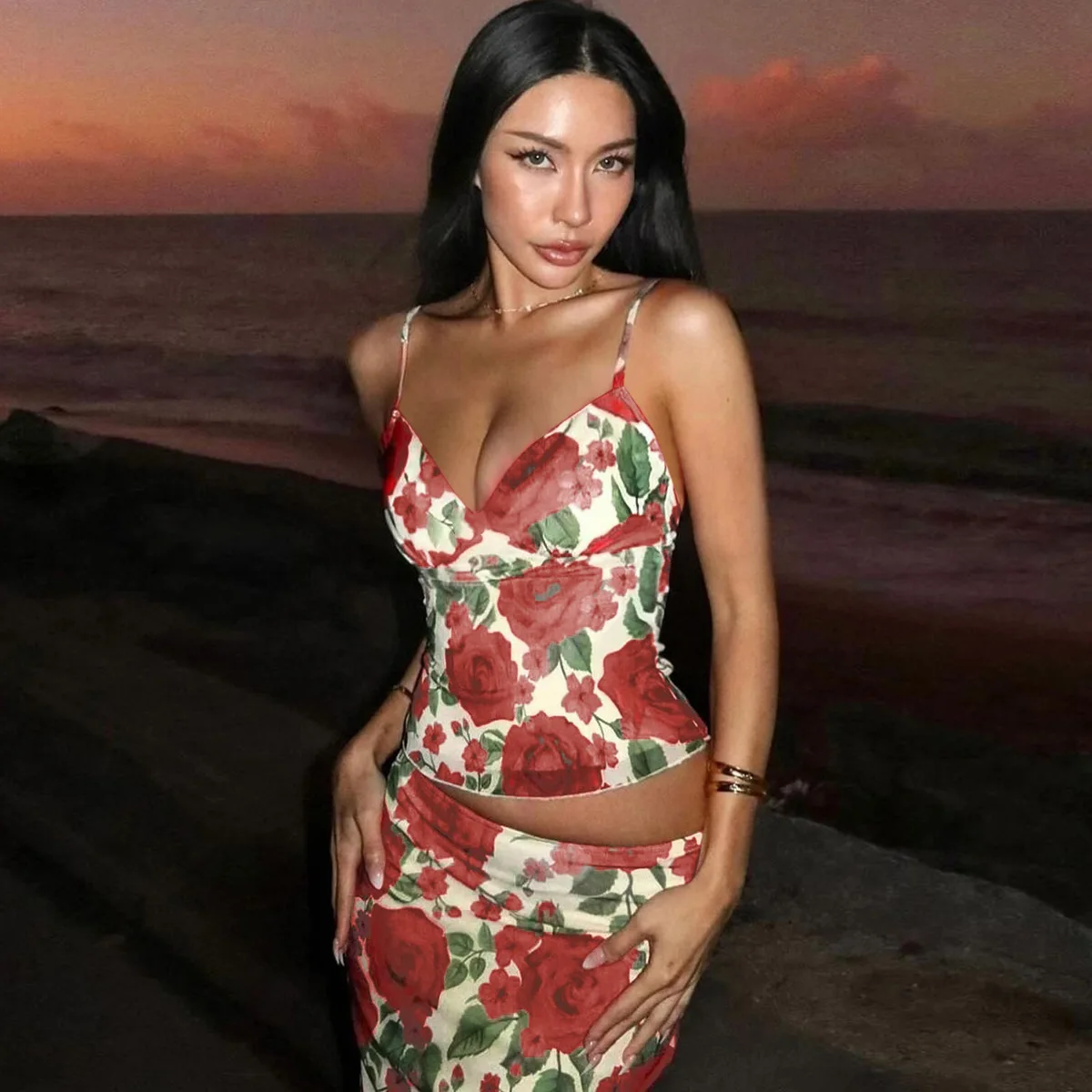 

2025 Summer New Fashionable Floral Print V-neck Small Suspender Bag Buttocks Close Fitting Long Skirt Set for Women