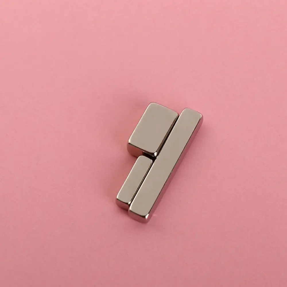 4 pz/set Forte Magnete Cat Eye Bastone Magnetico Strumenti per Manicure Multifunzione Dual-ended Cat Eye Magnete Gel Polish Effetto Magnetico