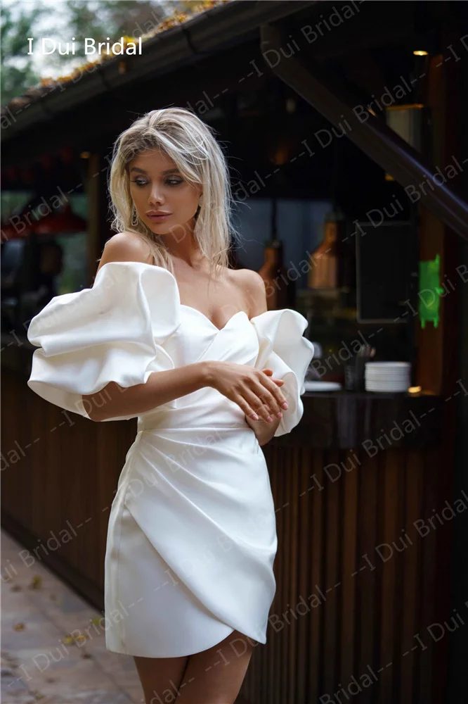 Kurze Sexy Bachelorette Braut zu werden Kleid mit Puffy Sleeve Satin Mini Brautkleid mit Falten