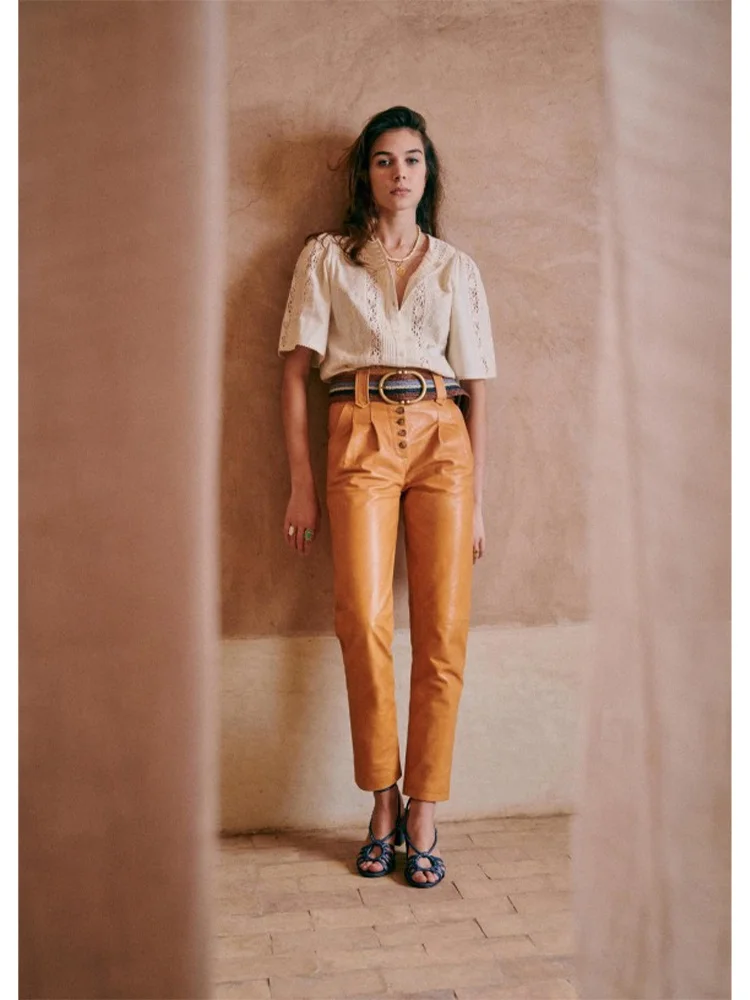 

Summer Lace Hollow out Embroidery Bell Sve round Ne irt Women's Faion Commute Sle Straight Cut ort Sve Top