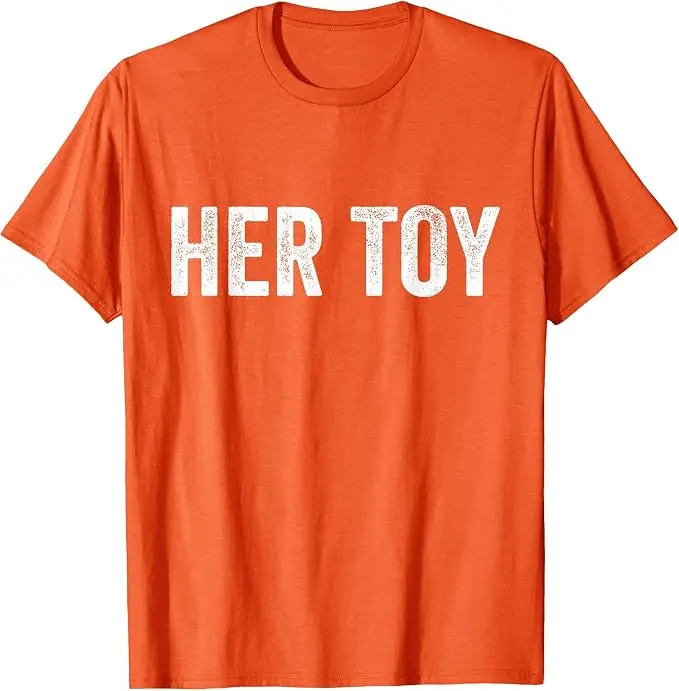 Her Toy Lustiges BDSM FemDom Munch T-Shirt, Submissive T-Shirt, Y2k Persönlichkeit, Munch- oder Kink-Party-Bekleidung, Witziges Sarkastisches Spruch-T-Shirt – Detail 8