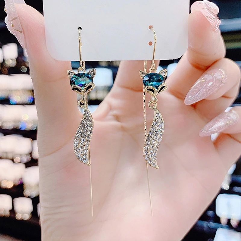 New Fashion Trend Blue Crystal Fox Leaf Pendant Ear Wire for Women Elegant Personality Temperament Girls Party Jewelry Gift