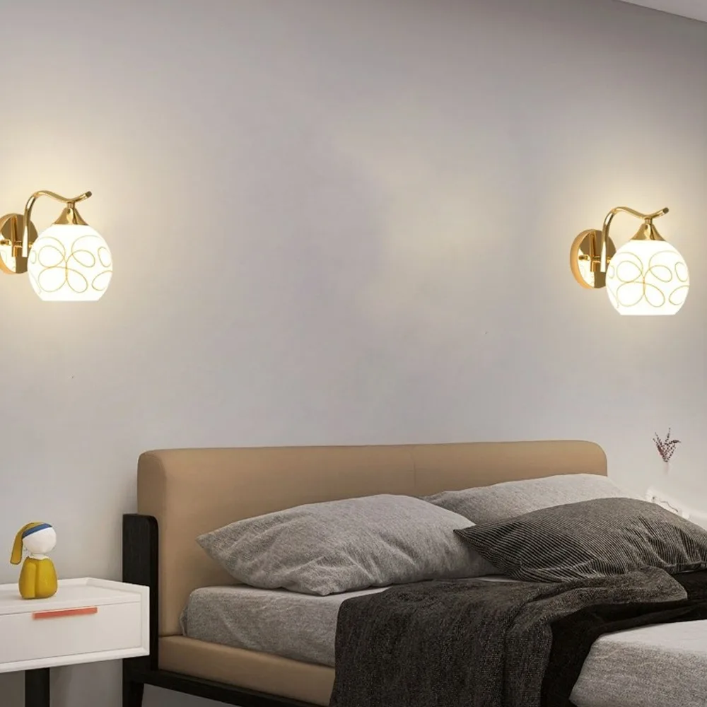 Modern 85-265V Wall Mounted Light Gold Finish 5W Wall Sconce Light Iron Base Glass Shade Sconce Staircase