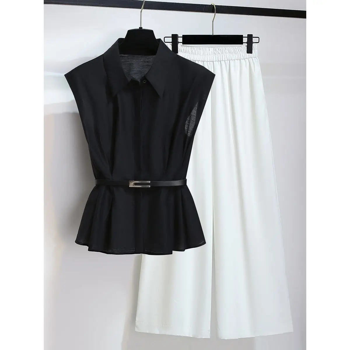 

Korean Version Black Sleeveless Shirt Nine Inch Wide Leg Pants Set 2026 Summer New Super Hot Two-piece Set