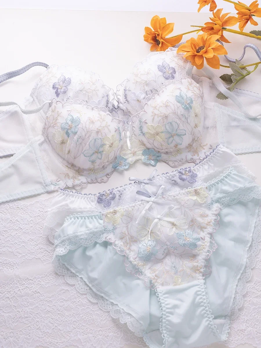 Teenage sweet cute gathered bra thin underwear large steel ring shallow cups embroidered flowers lingerie sets
