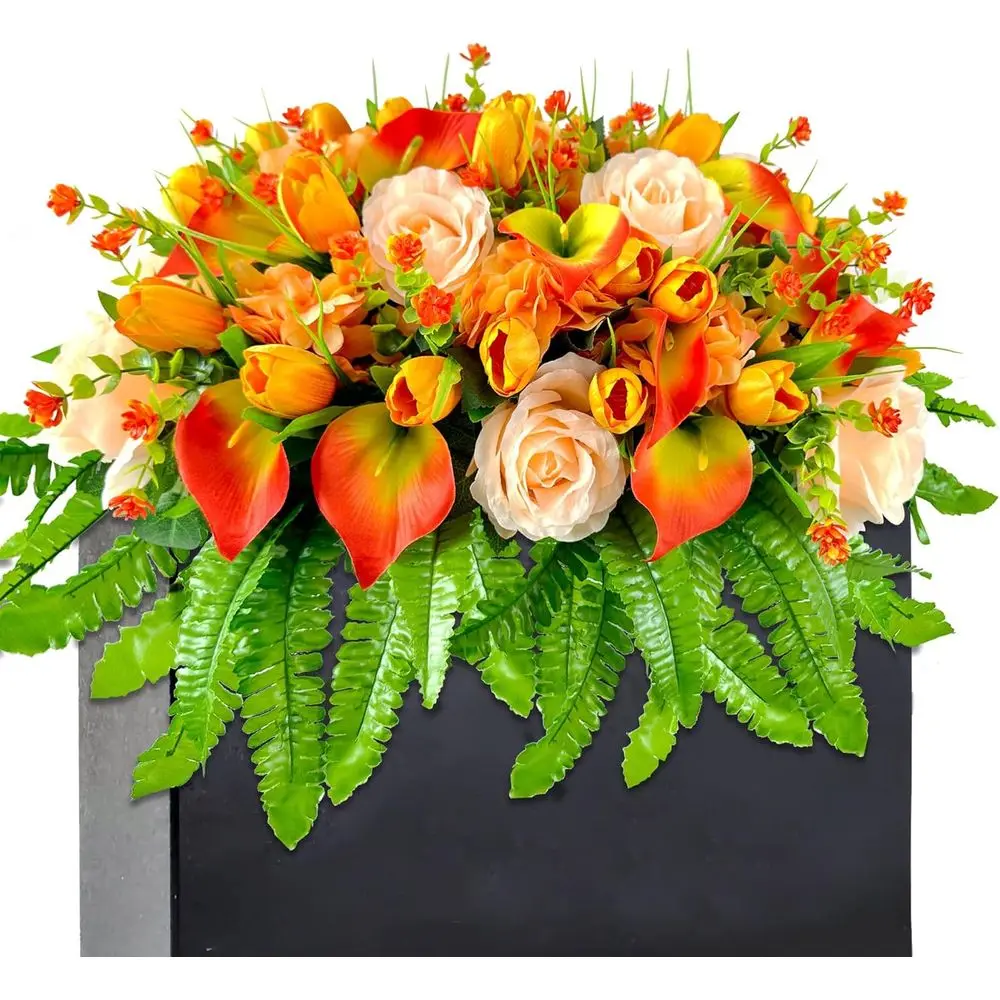 

Уличные украшения для кладбищ: оранжевые розы и тюльпаны для могил